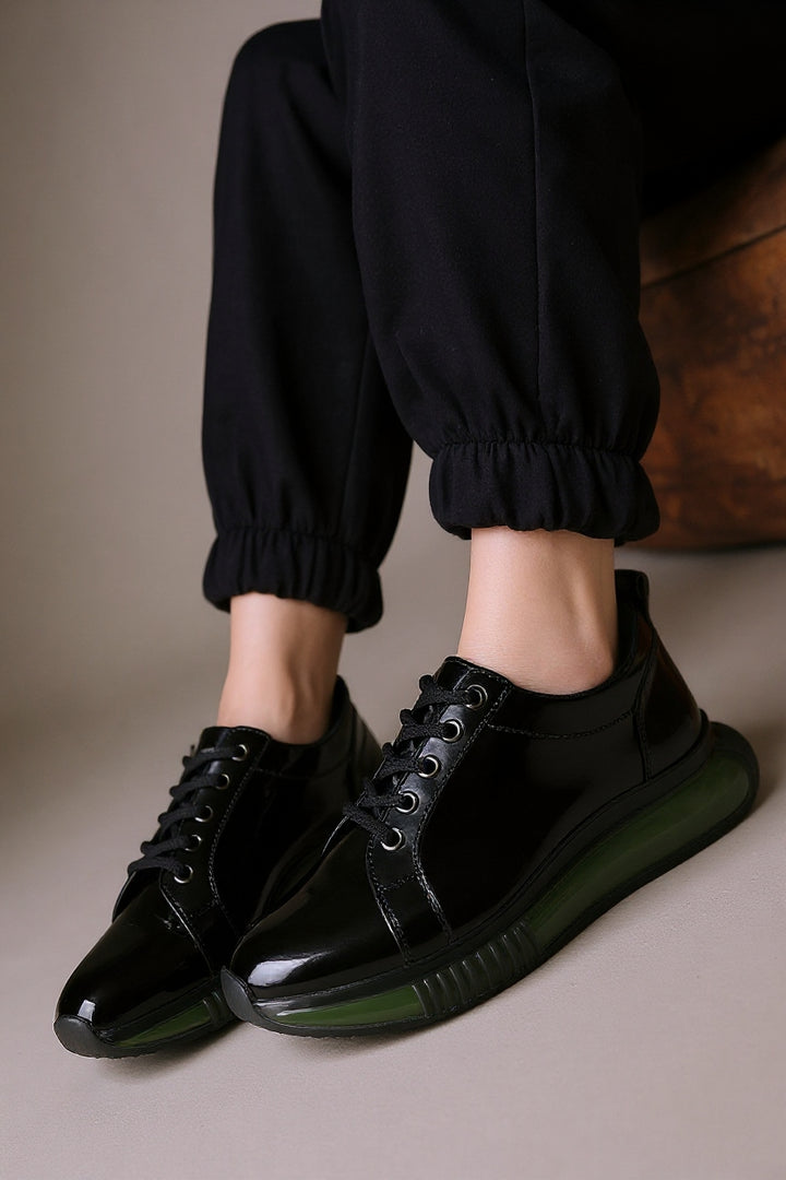 Piona Kadın Siyah Rugan Yeşil Tabanlı Bağcıklı Spor Ayakkabı