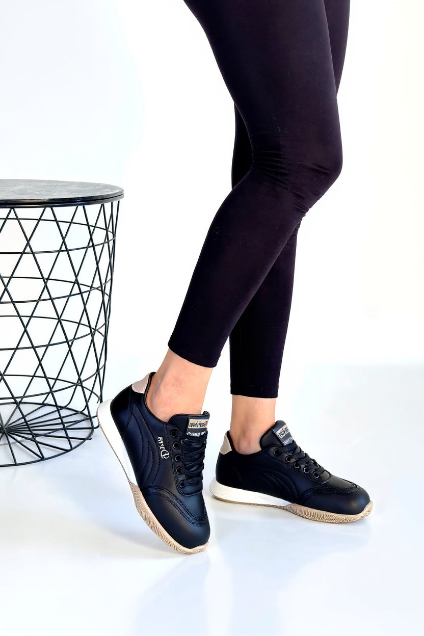 Tawen Kadın Siyah Bağcıklı Bej Tabanlı Spor Ayakkabı