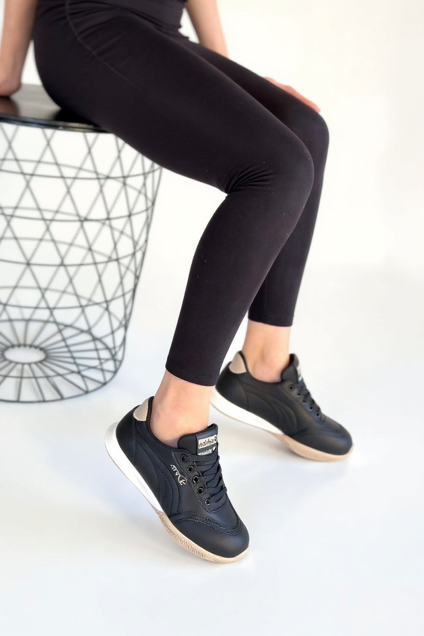 Tawen Kadın Siyah Bağcıklı Bej Tabanlı Spor Ayakkabı