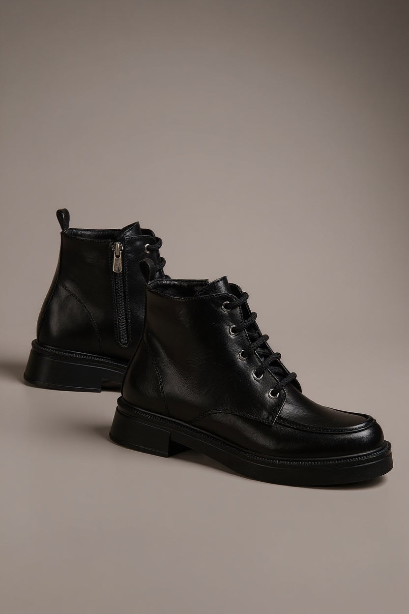 Tayone Siyah Kırışık Rugan Bağcıklı Fermuarlı Kadın Bot