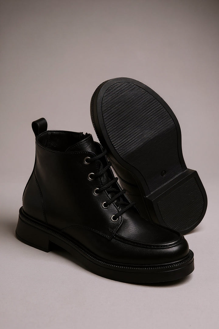 Tayone Siyah Kırışık Rugan Bağcıklı Fermuarlı Kadın Bot