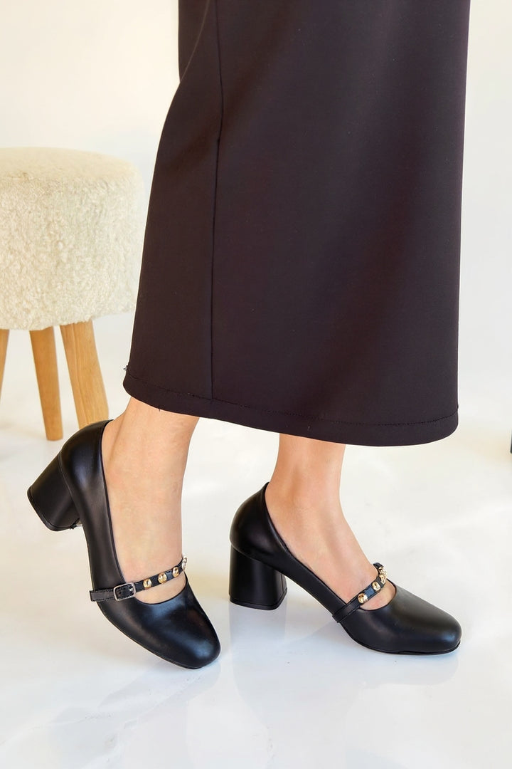 Tino Kadın Siyah Tokalı Topuklu Ayakkabı