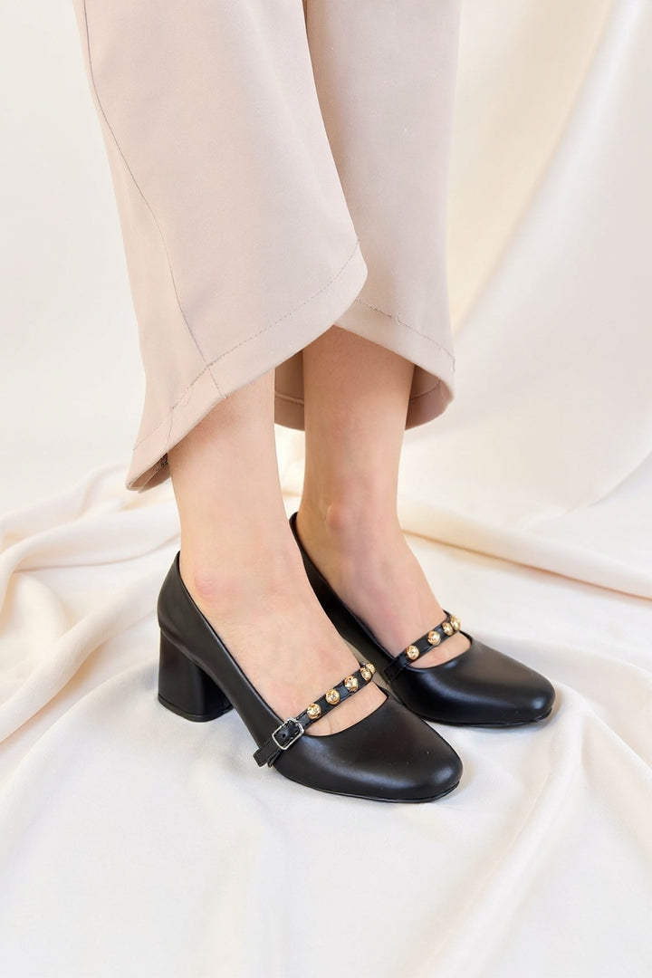 Tino Kadın Siyah Tokalı Topuklu Ayakkabı