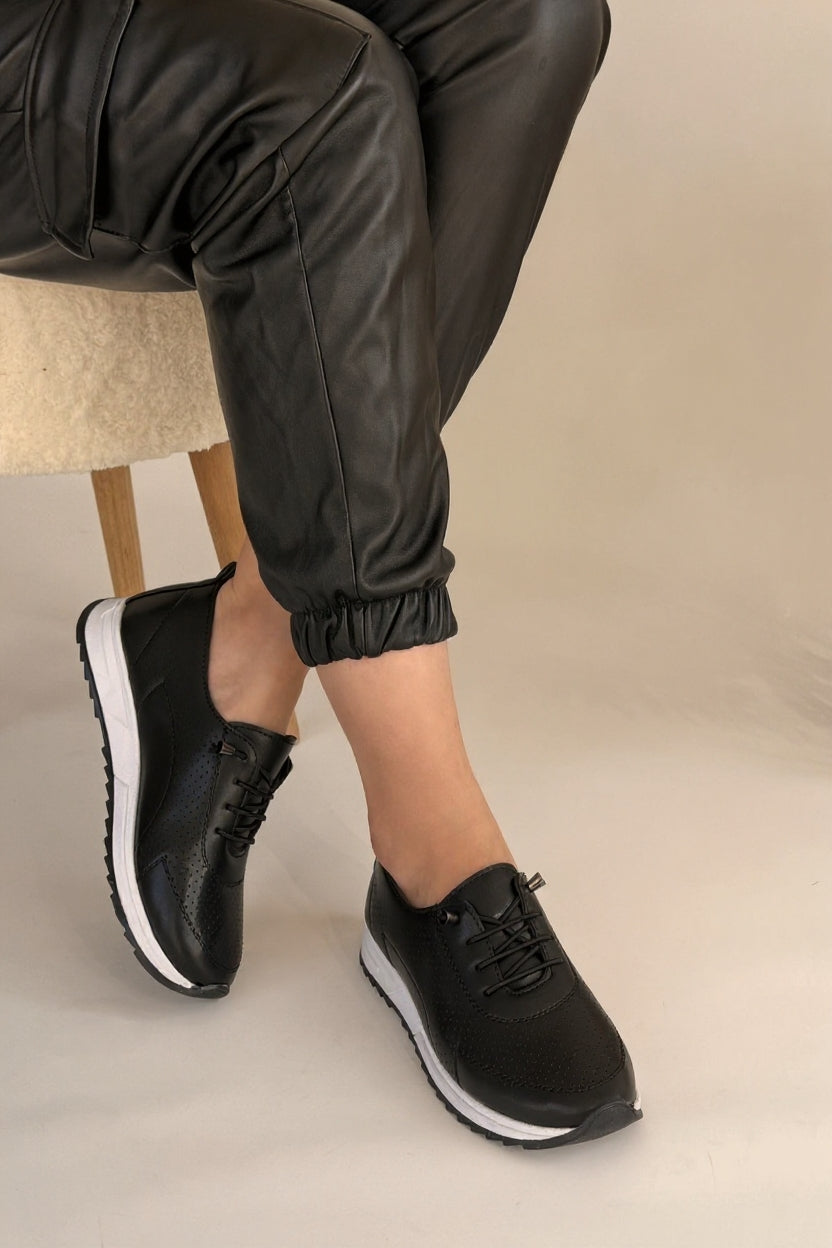 Tone Kadın Siyah Bağcıklı Spor Ayakkabı