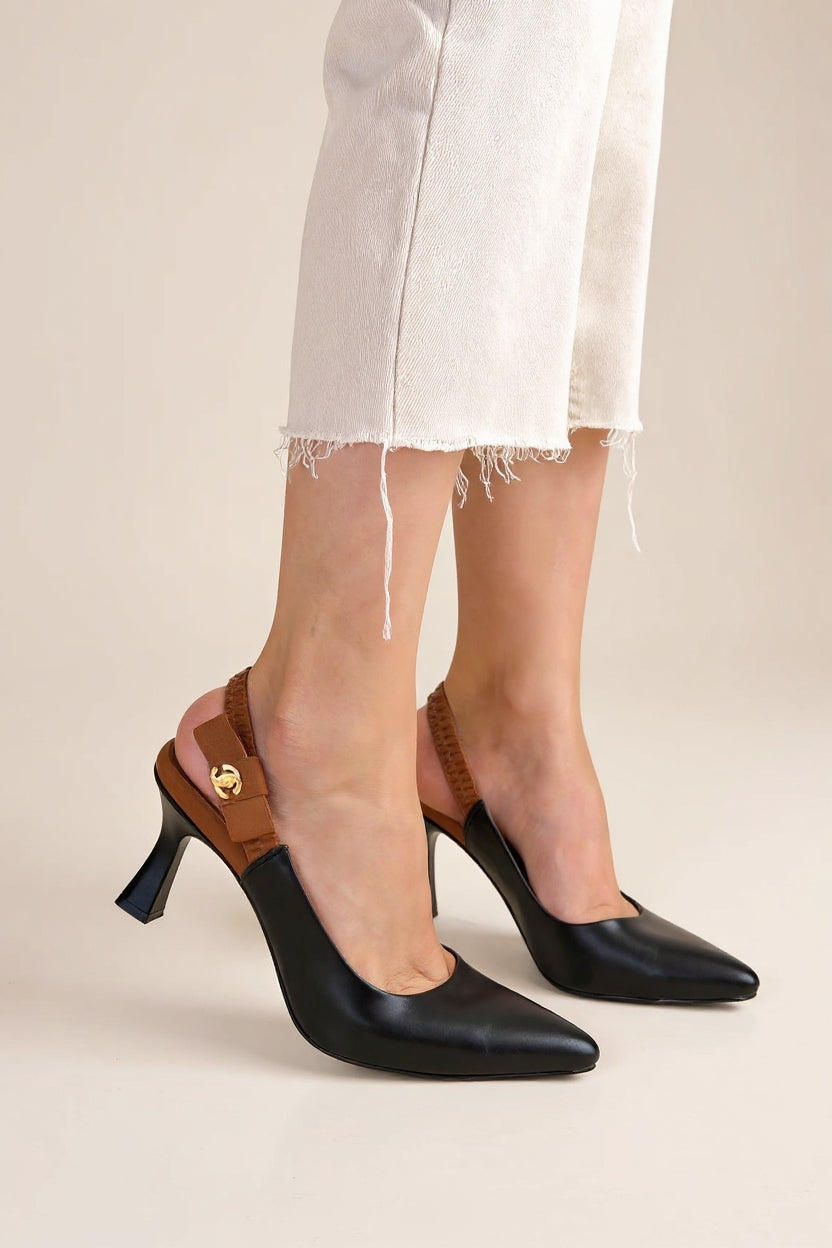 Toran Kadın Siyah Arkadan Lastikli Topuklu Ayakkabı