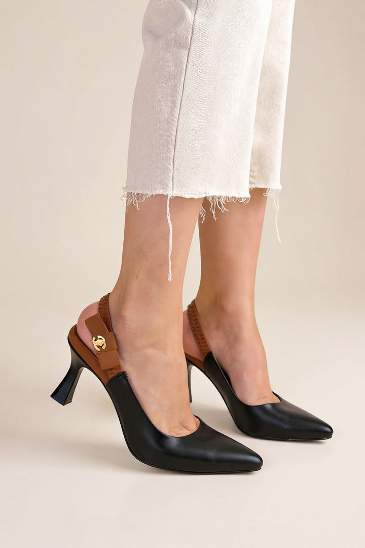 Toran Kadın Siyah Arkadan Lastikli Topuklu Ayakkabı