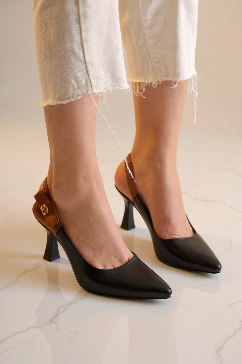 Toran Kadın Siyah Arkadan Lastikli Topuklu Ayakkabı