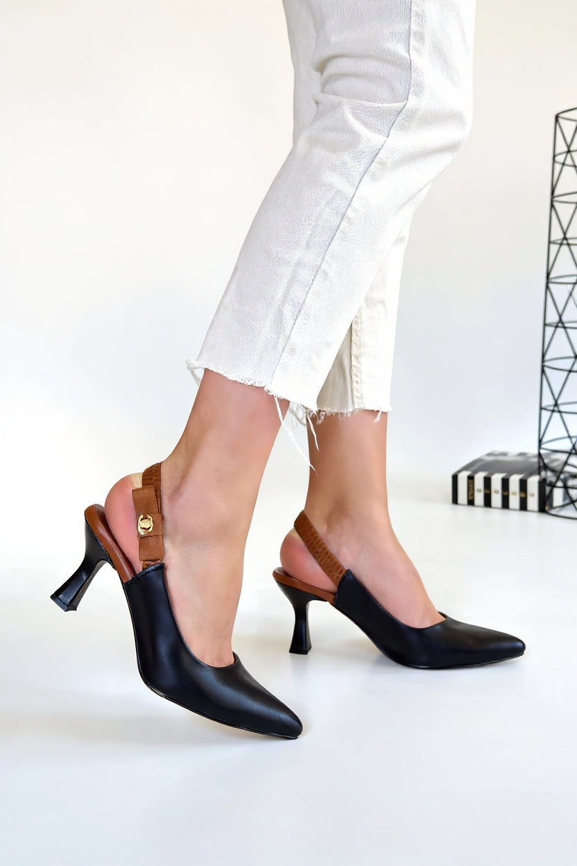 Toran Kadın Siyah Arkadan Lastikli Topuklu Ayakkabı