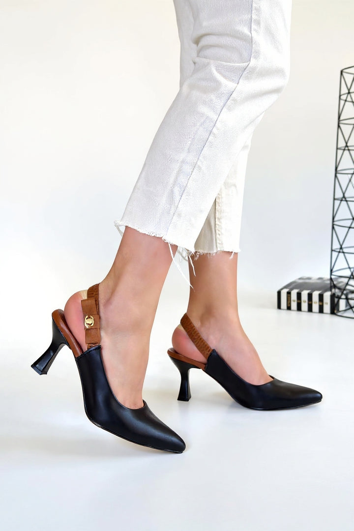 Toran Kadın Siyah Arkadan Lastikli Topuklu Ayakkabı