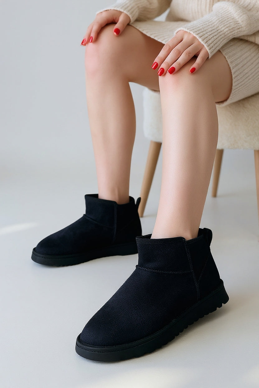 Velora Kadın Siyah İçi Kürklü Süet Bot