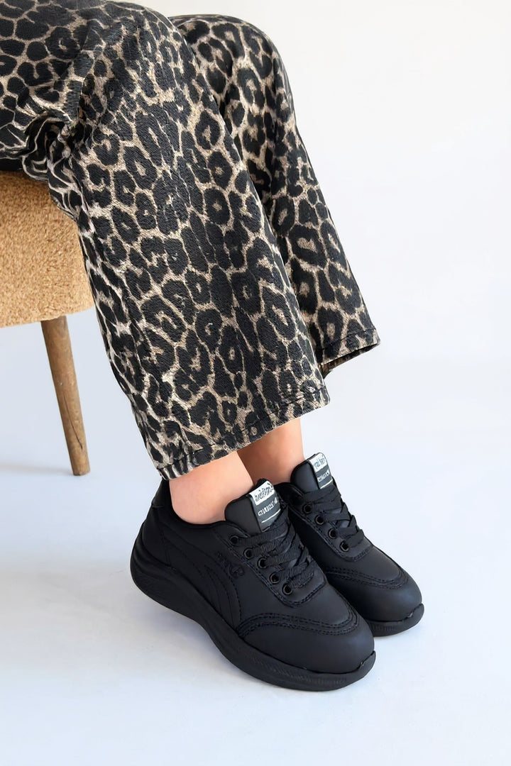 Yejja Siyah Cilt Bağcıklı Spor Ayakkabı