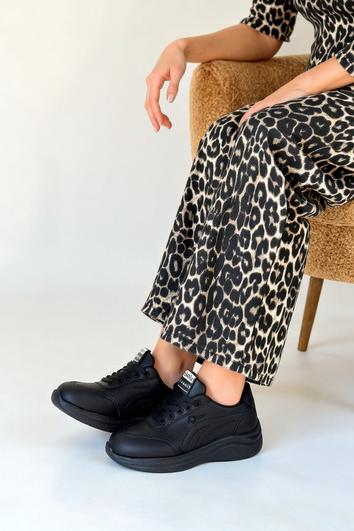 Yejja Siyah Cilt Bağcıklı Spor Ayakkabı