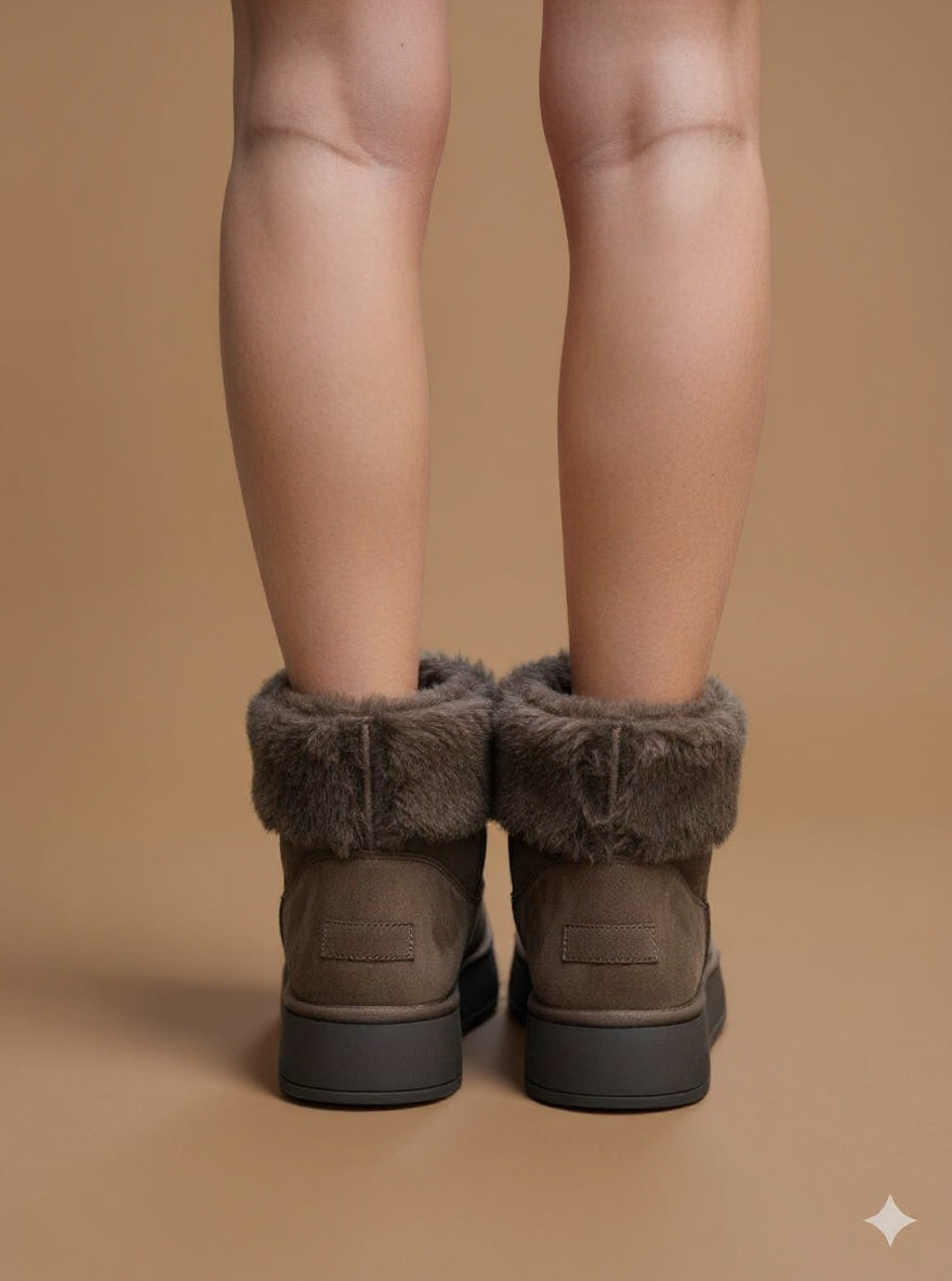 Zinya Kadın Kahverengi İçi Kürklü Önden Fermuarlı Süet Bot