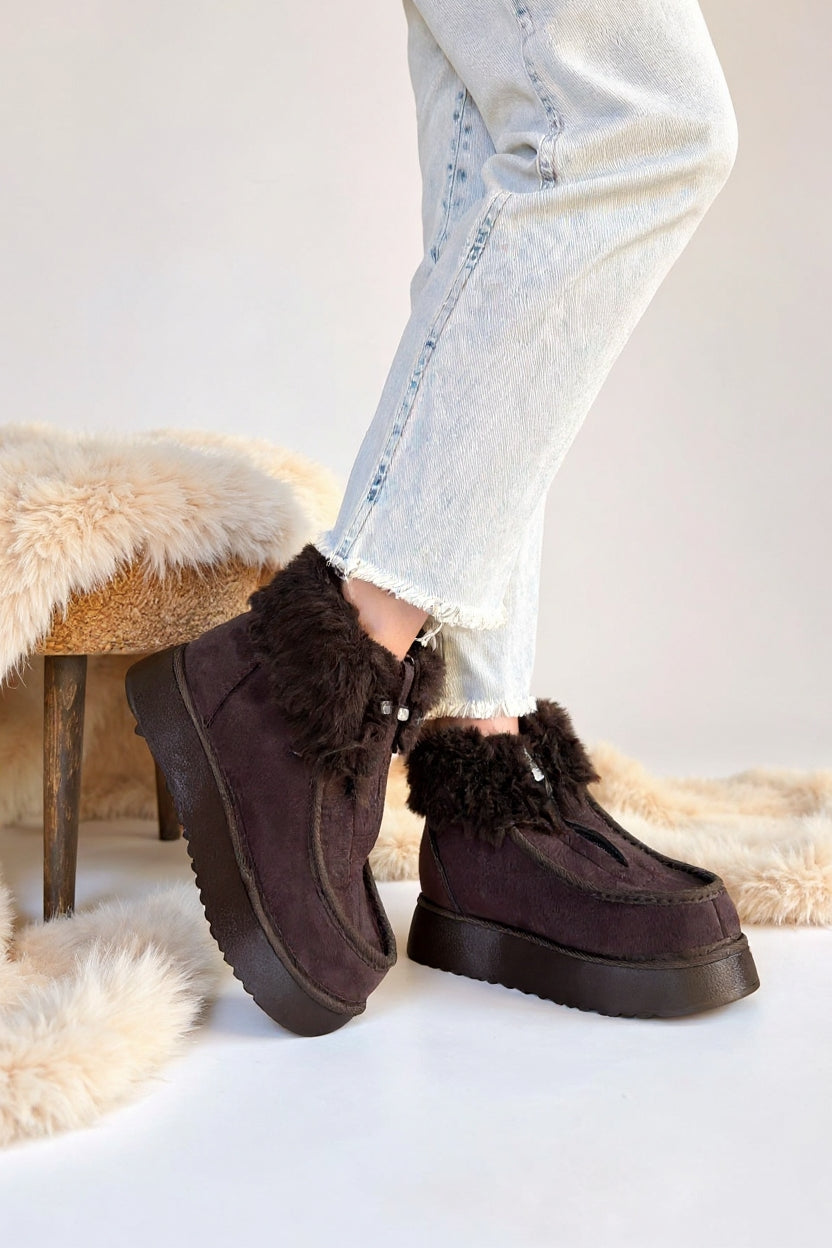 Zinya Kadın Kahverengi İçi Kürklü Önden Fermuarlı Süet Bot