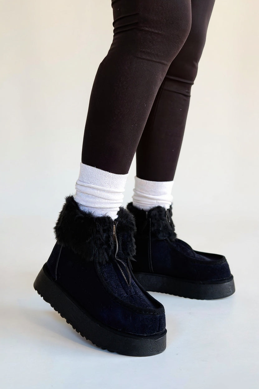 Zinya Kadın Siyah İçi Kürklü Önden Fermuarlı Süet Bot