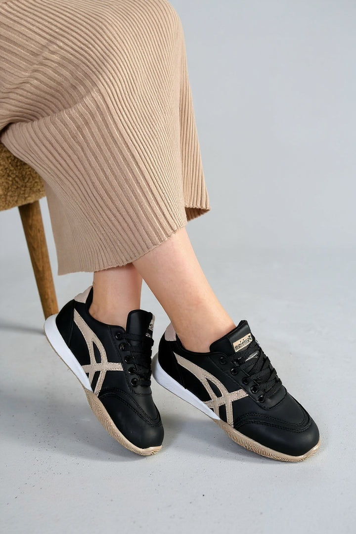 Zlay Kadın Siyah Bağcıklı Bej Desenli Spor Ayakkabı