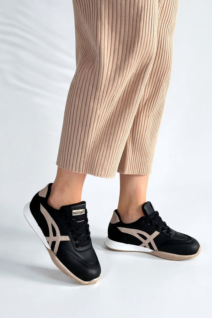 Zlay Kadın Siyah Bağcıklı Bej Desenli Spor Ayakkabı