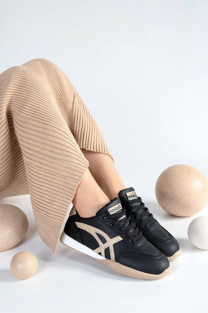 Zlay Kadın Siyah Bağcıklı Bej Desenli Spor Ayakkabı