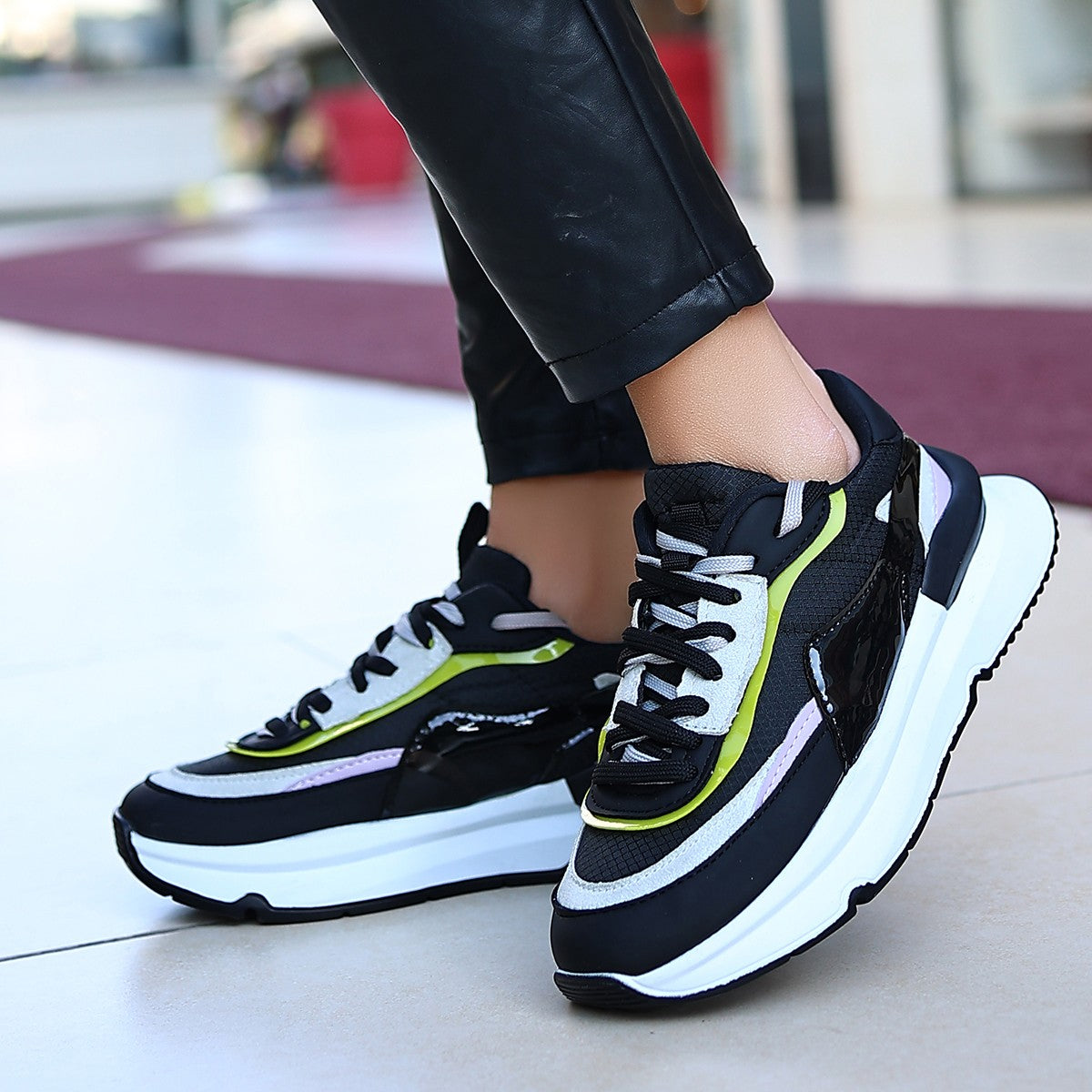 Aleh Kadın Siyah Lila Detaylı Çift Bağcıklı Spor Ayakkabı