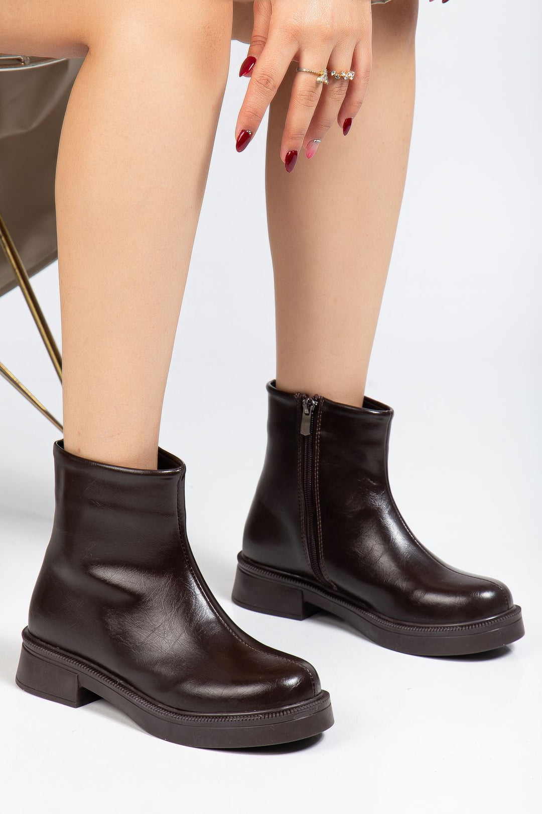 Asian Kahve Kırışık Rugan Fermuarlı Kadın Bot