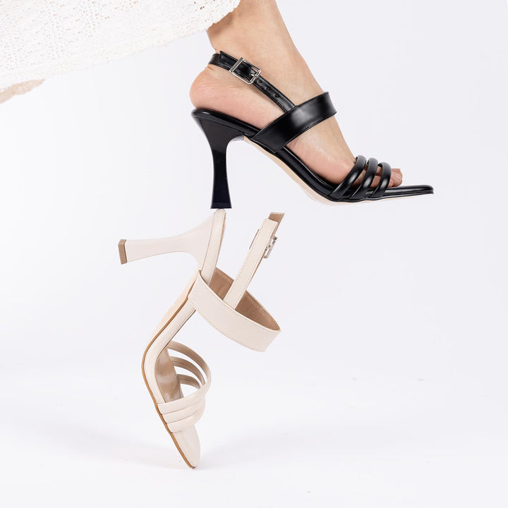 Azusa Kadın Ayarlanabilir Bilek Kemerli Siyah Topuklu Ayakkabı