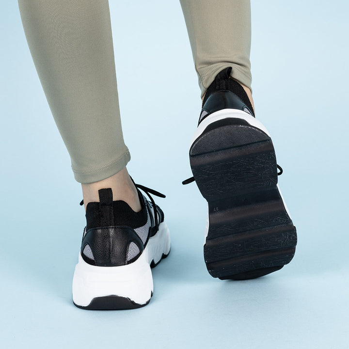 Bever Kadın Triko Desenli Siyah Spor Ayakkabı