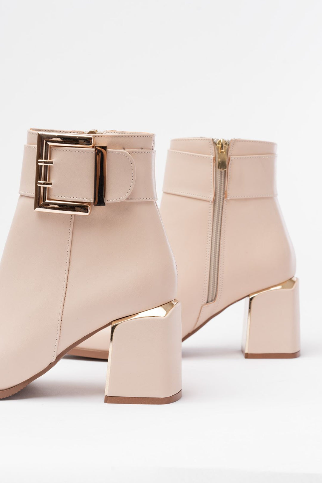 Banur Bej Toka Aksesuarlı Topuklu Fermuarlı Kadın Bot