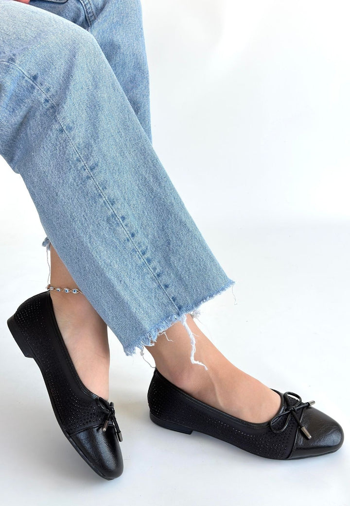 Etya Kadın Siyah Fiyonk Detaylı Babet Ayakkabı