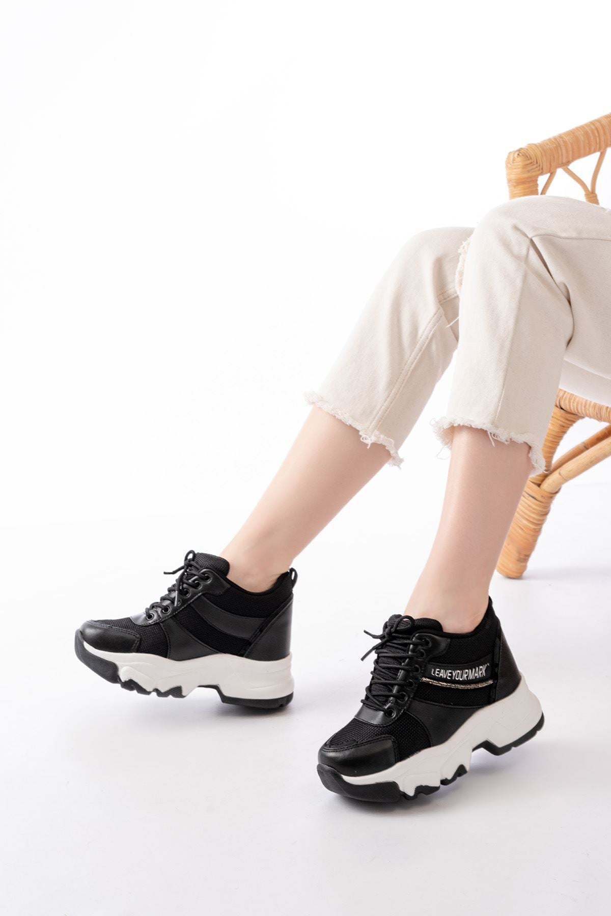 Wensy Kadın Siyah Fileli Bağcıklı Gizli Topuklu Spor Ayakkabı