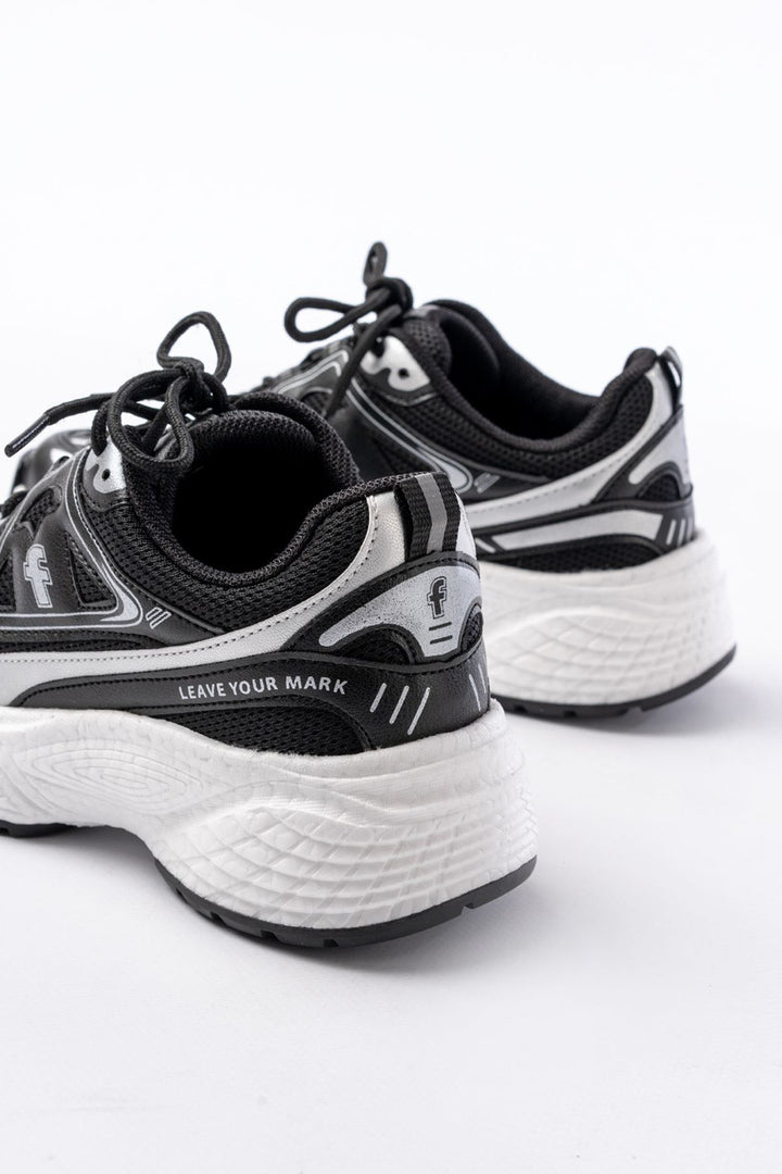 Bohenay Siyah Bağcıklı Beyaz Tabanlı Yazlık Spor Ayakkabı