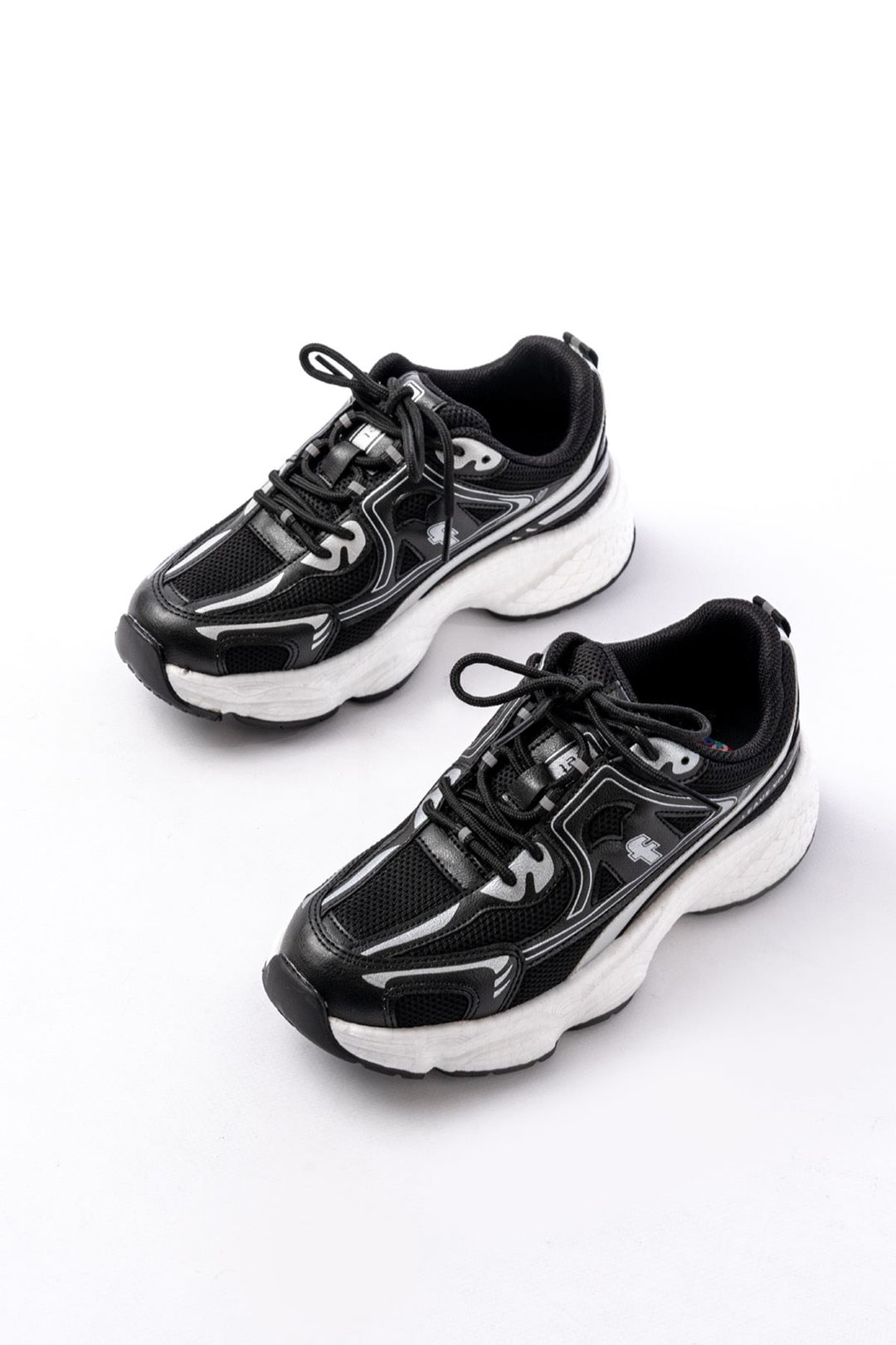 Bohenay Siyah Bağcıklı Beyaz Tabanlı Yazlık Spor Ayakkabı