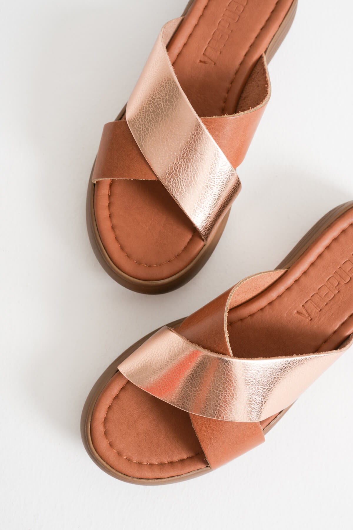 Fayn Kadın Hakiki Deri Taba - Altın Terlik