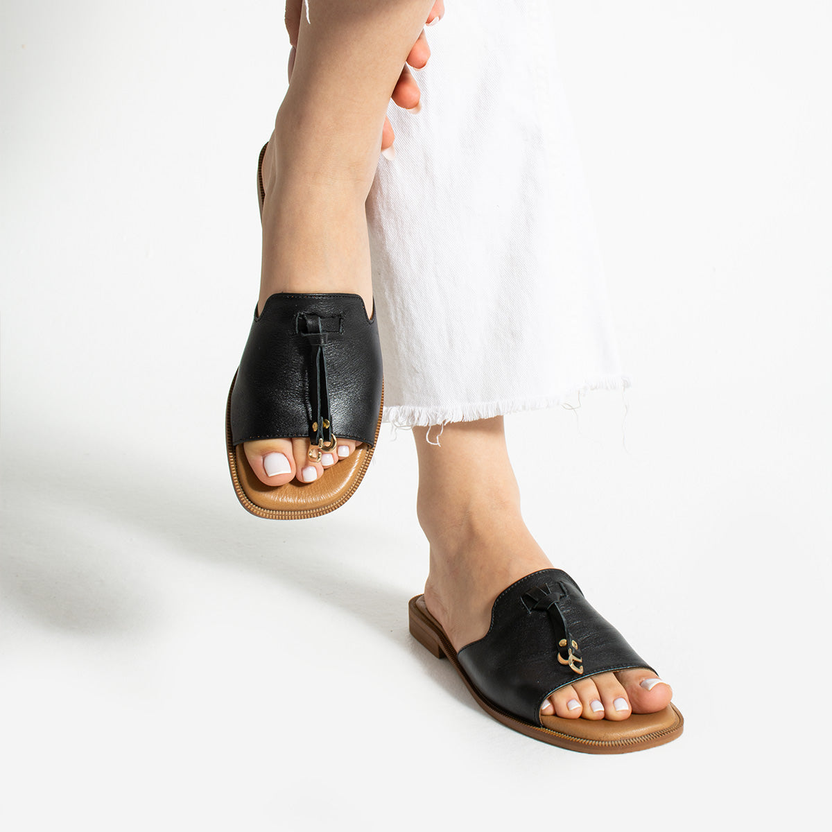 Feng Kadın Hakiki Deri Siyah Süet Terlik