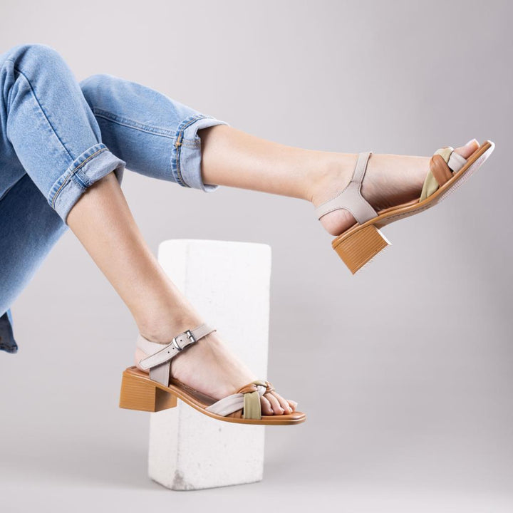 Folit Taş Hakiki Deri Kadın Topuklu Sandalet