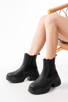 Belunya Siyah Yüksek Tabanlı Lastikli Kadın Bot