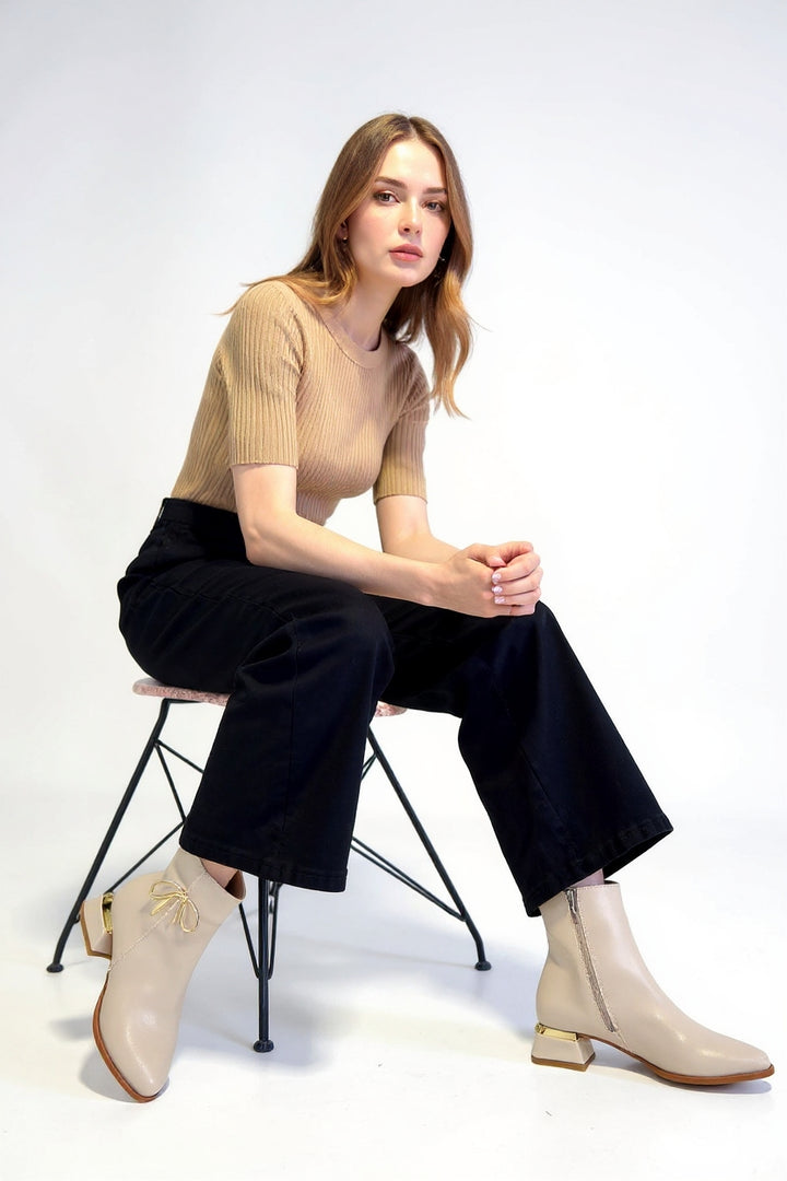 Harly Kadın Bej Metal Detaylı Topuklu Bot