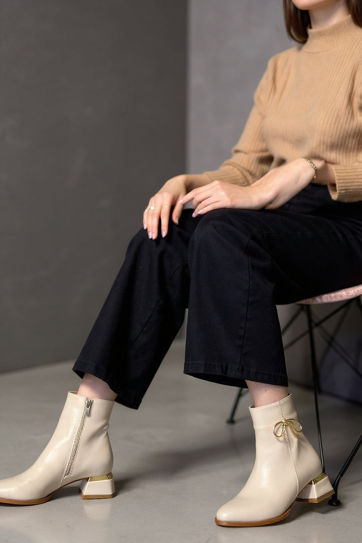 Harly Kadın Bej Metal Detaylı Topuklu Bot