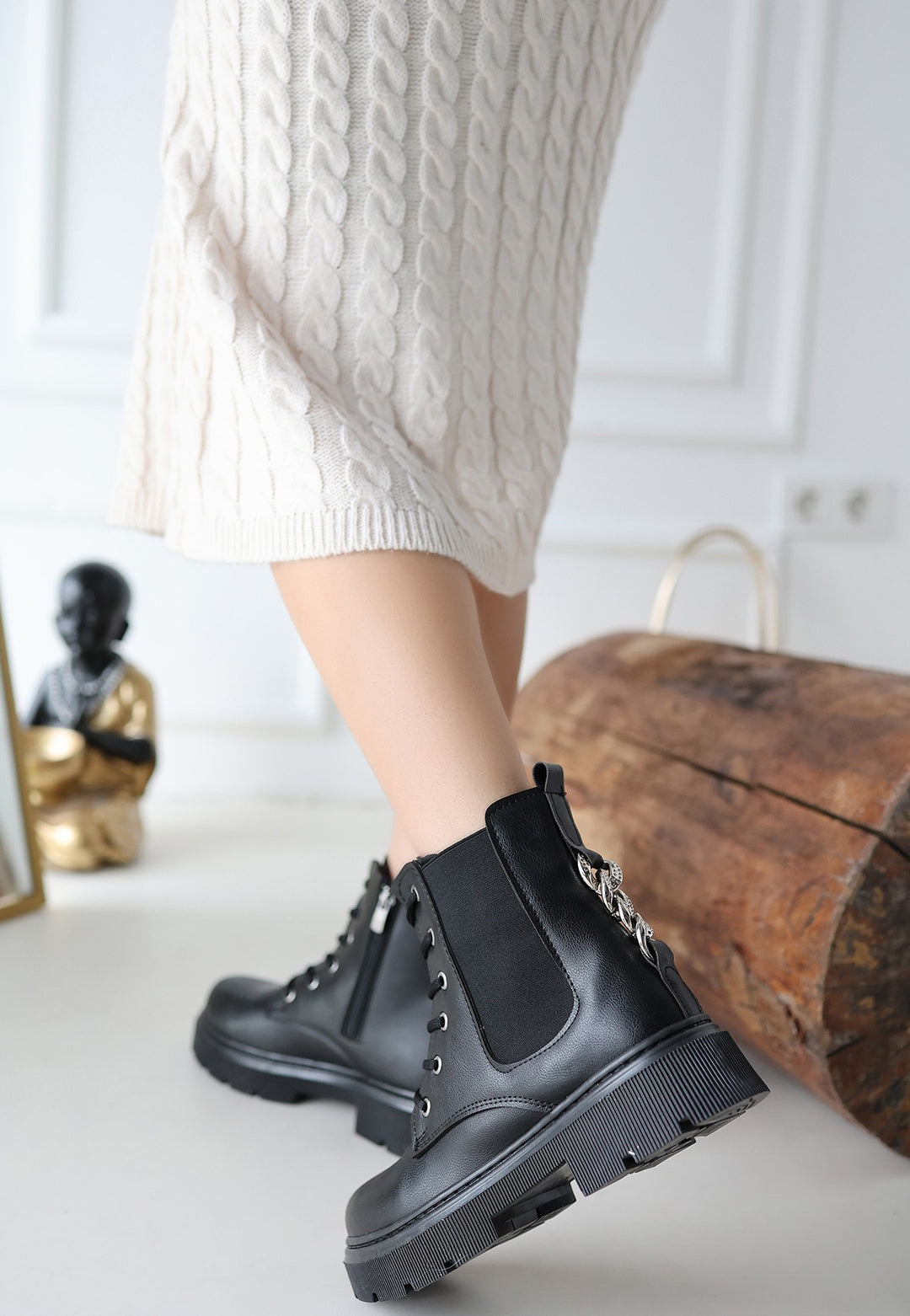 Harte Kadın Siyah Bağcıklı Bot