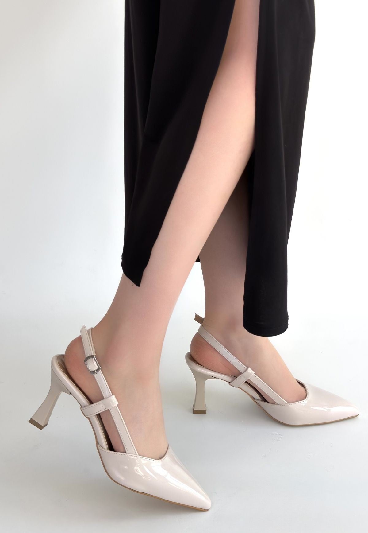 Hoost Kadın Bej Rugan Sivri Burun Topuklu Ayakkabı