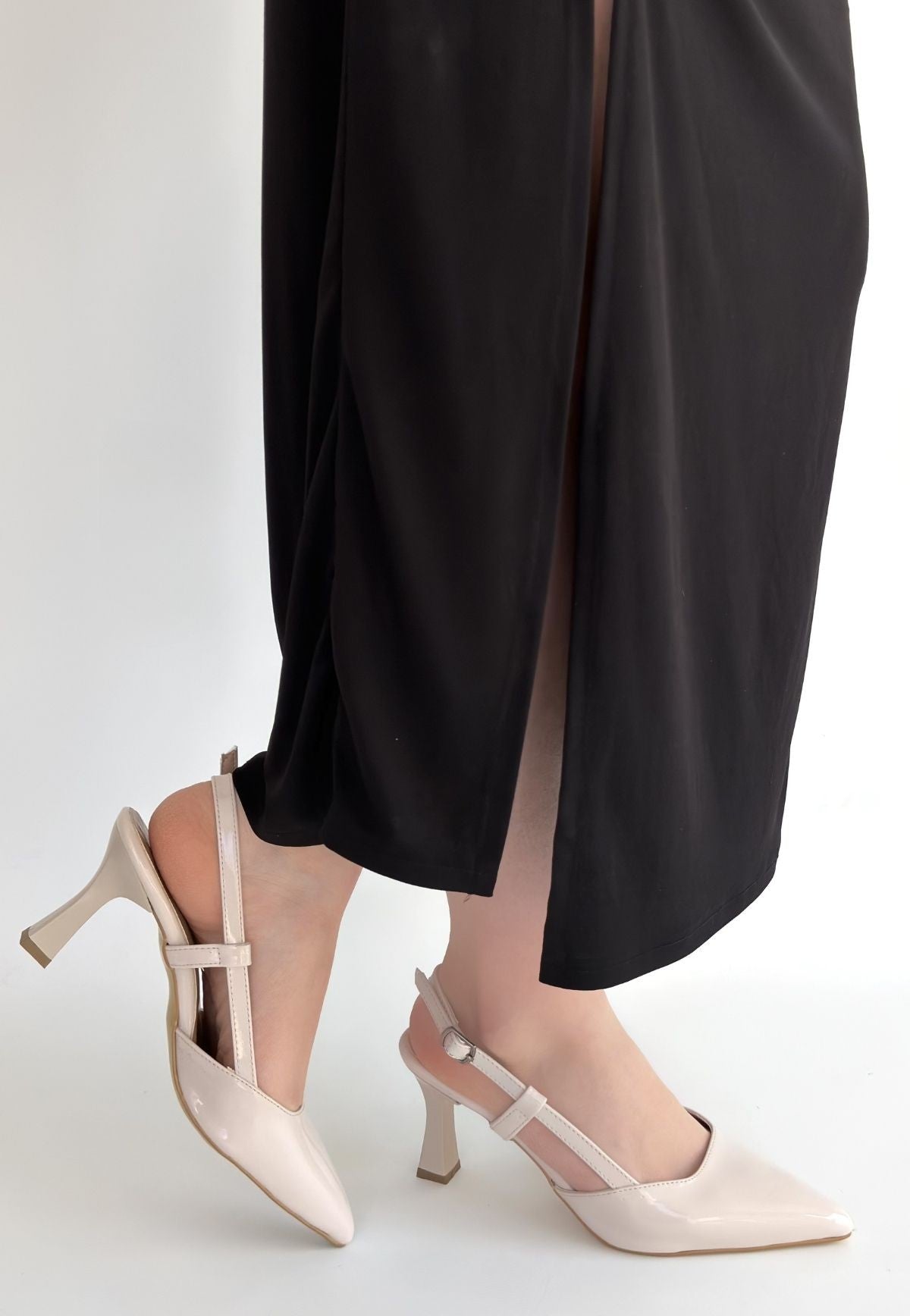 Hoost Kadın Bej Rugan Sivri Burun Topuklu Ayakkabı