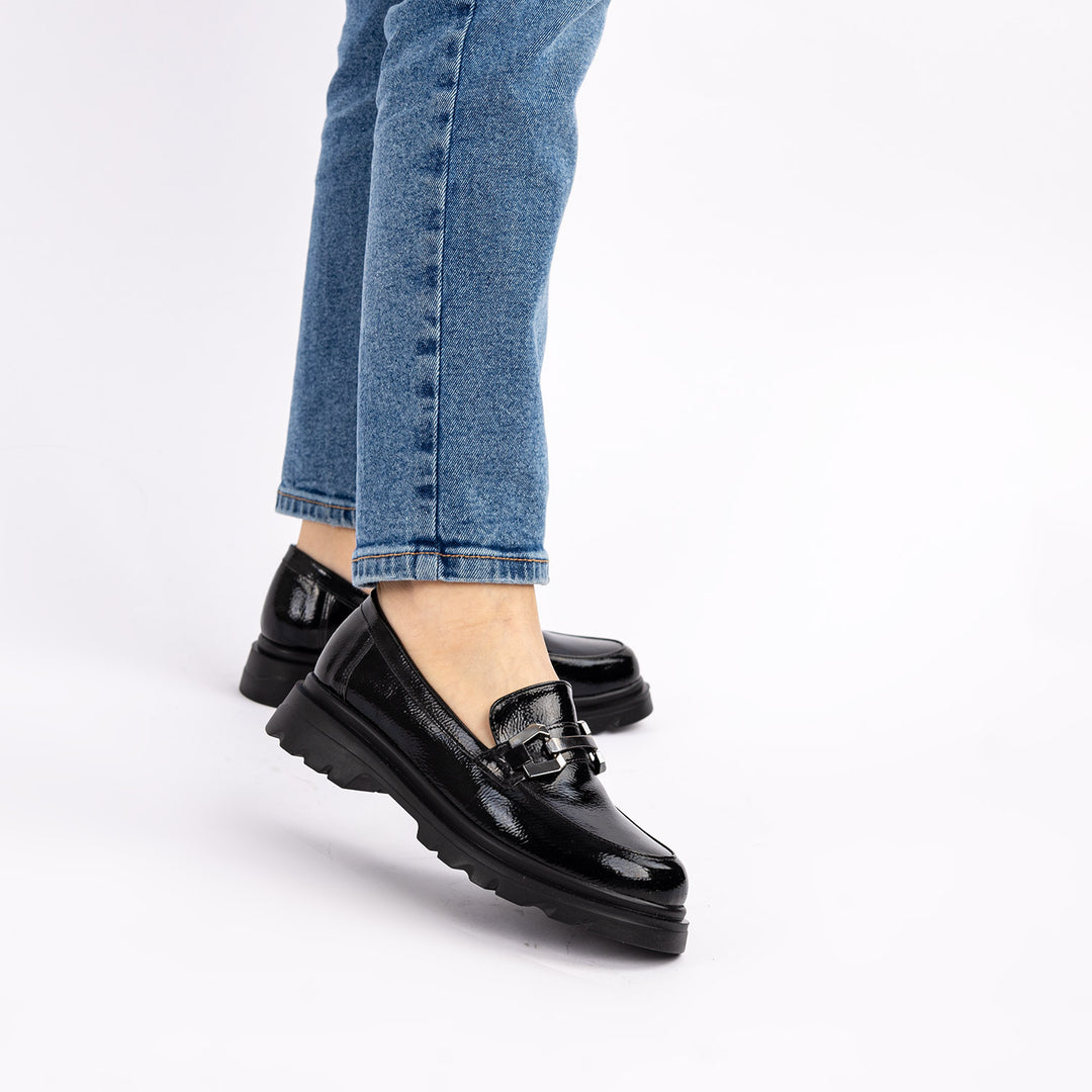 Hornet Kadın Kırışık Rugan Siyah Loafer Ayakkabı