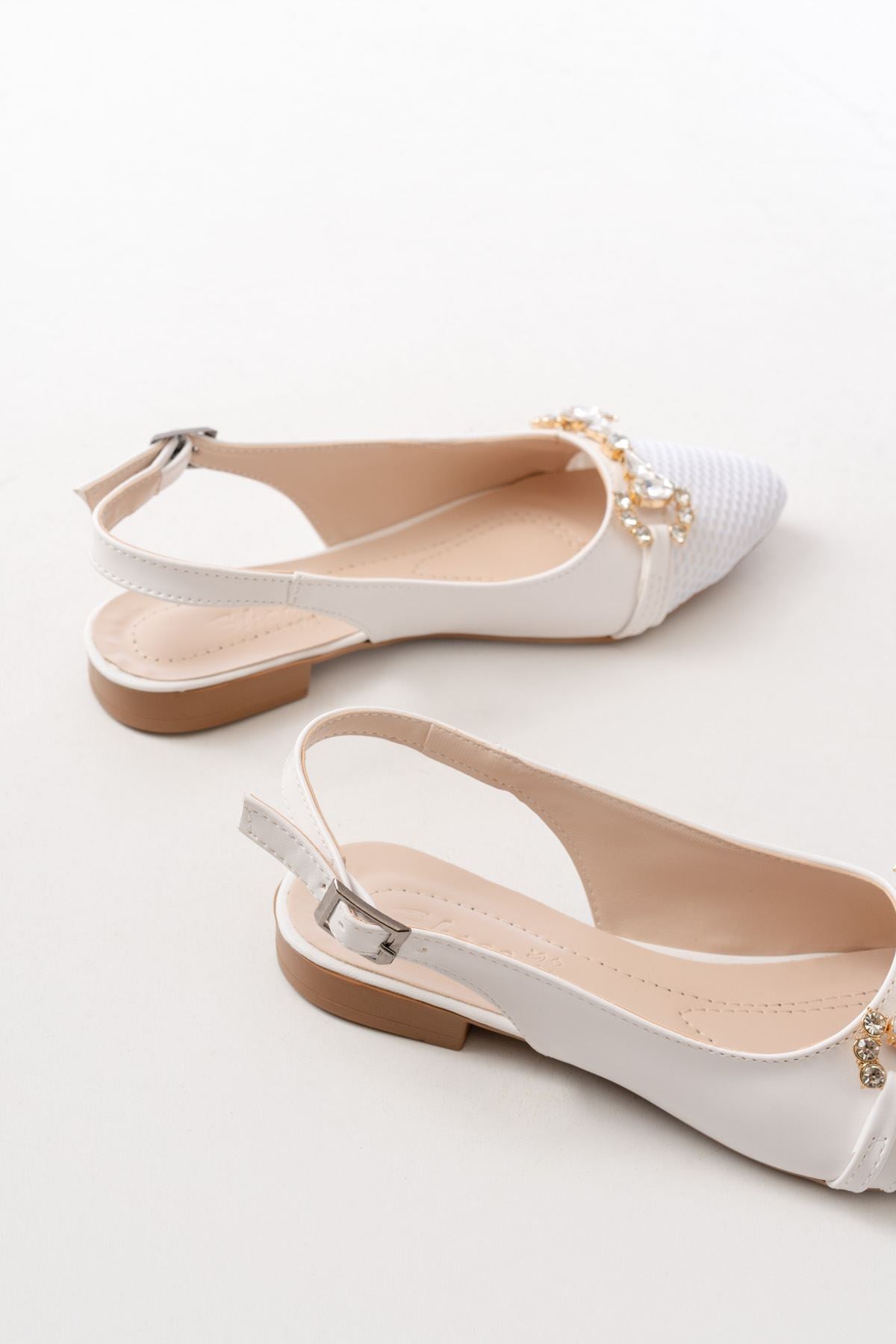 Gallyn Beyaz Günlük Fileli Taş Aksesuarlı Kadın Babet