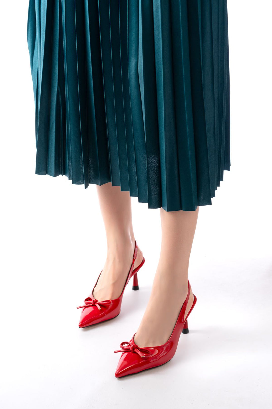 Zainy Kırmızı Rugan Arkası Açık Fiyonklu Topuklu Ayakkabı