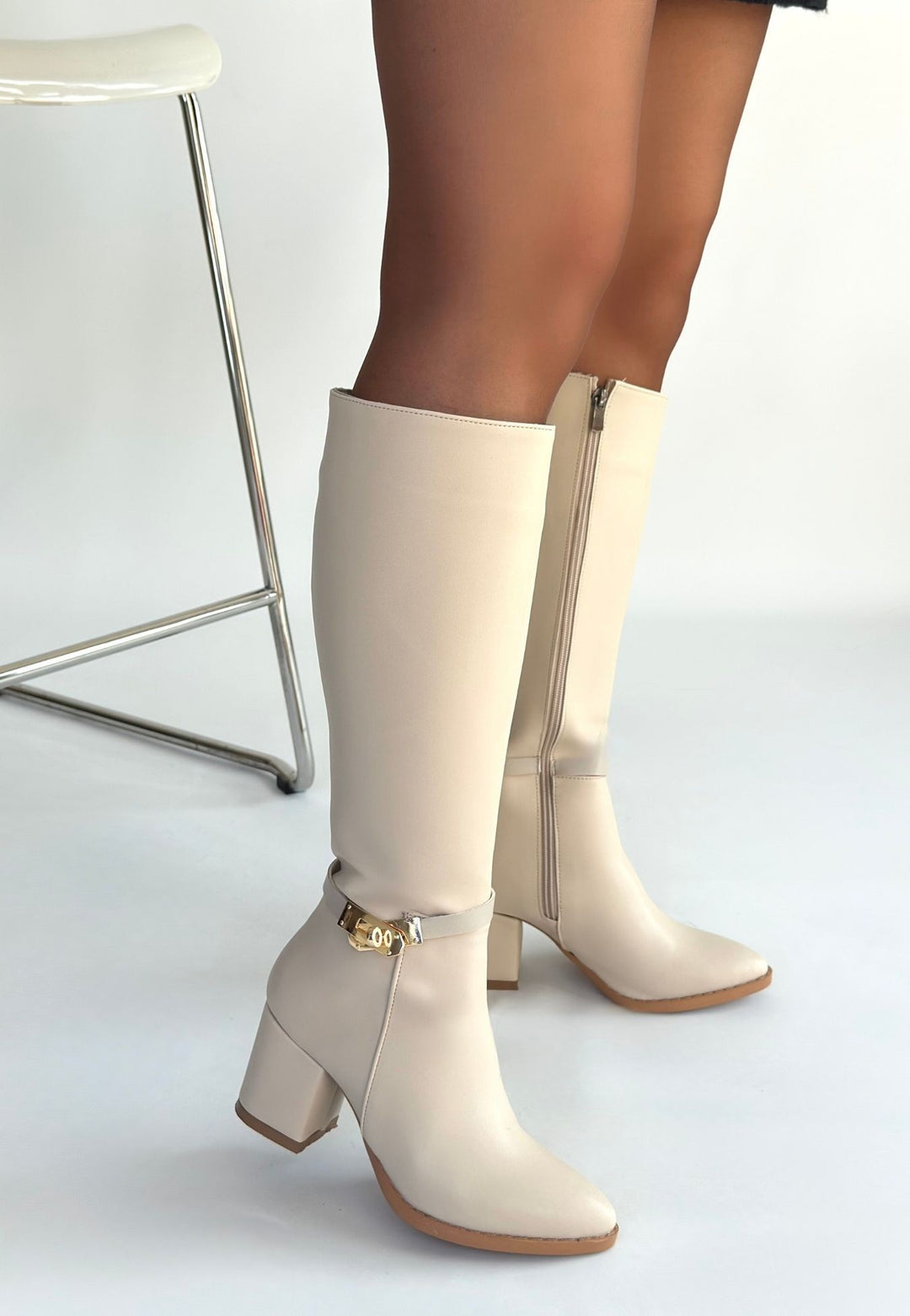 Jeoli Kadın Bej Tokalı Diz Altı Topuklu Çizme