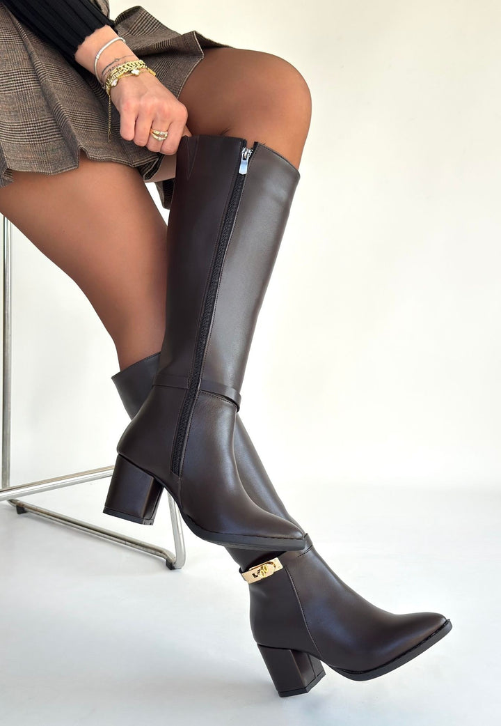 Jeoli Kadın Kahverengi Tokalı Diz Altı Topuklu Çizme