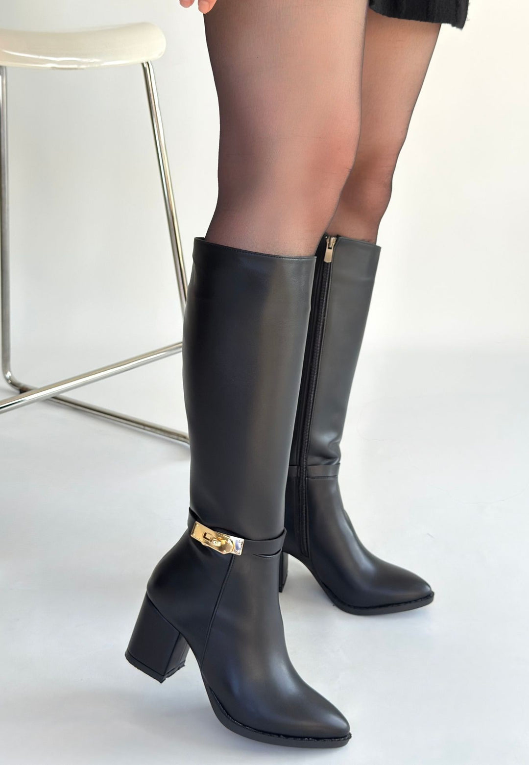 Jeoli Kadın Siyah Tokalı Diz Altı Topuklu Çizme