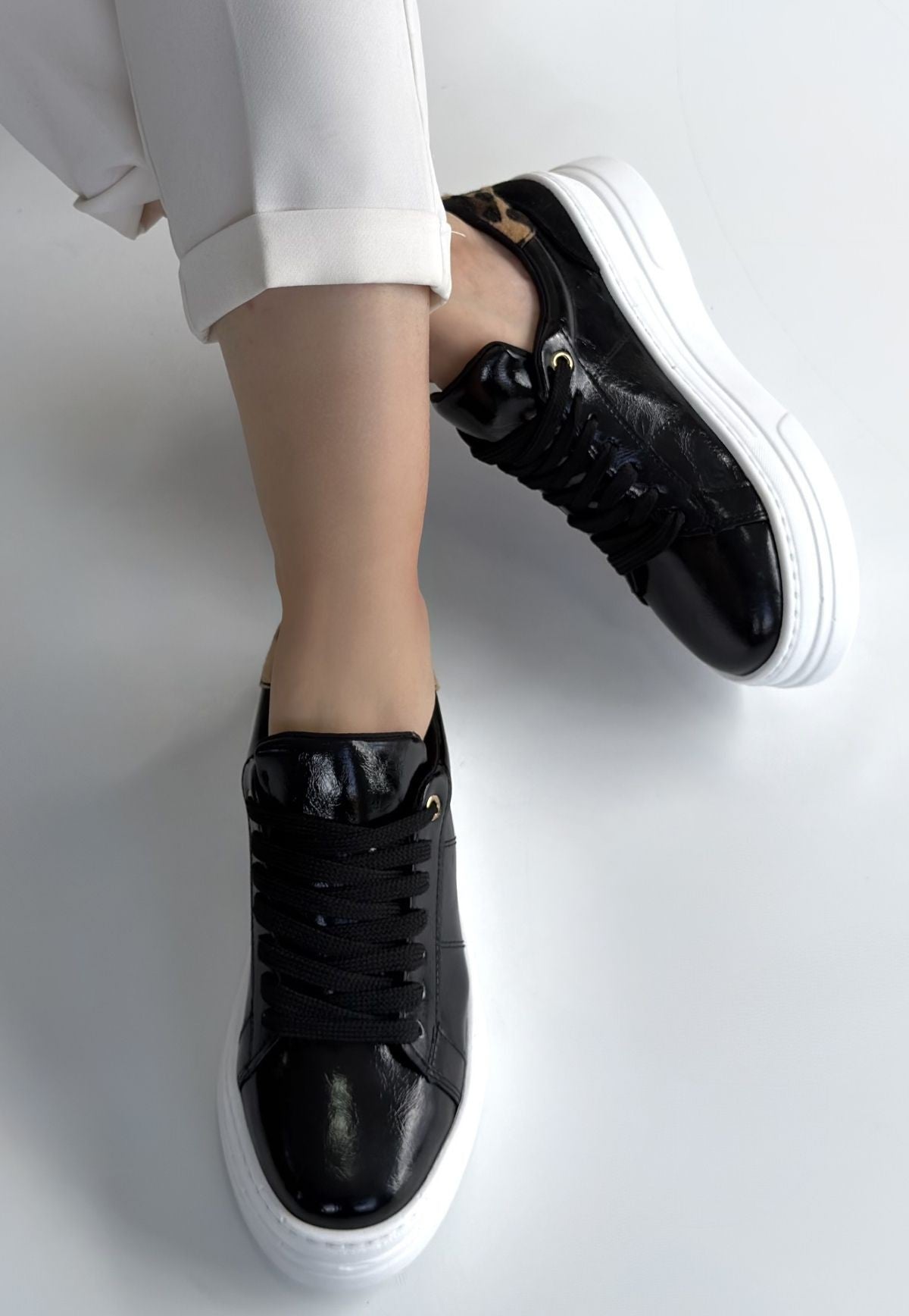 Jetan Kadın Siyah Rugan Bağcıklı Spor Ayakkabı