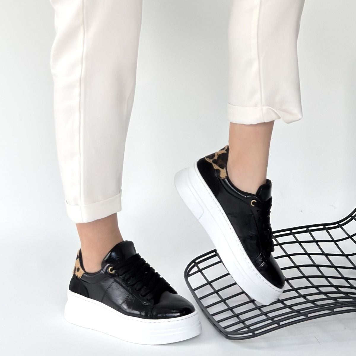 Jetan Kadın Siyah Rugan Bağcıklı Spor Ayakkabı