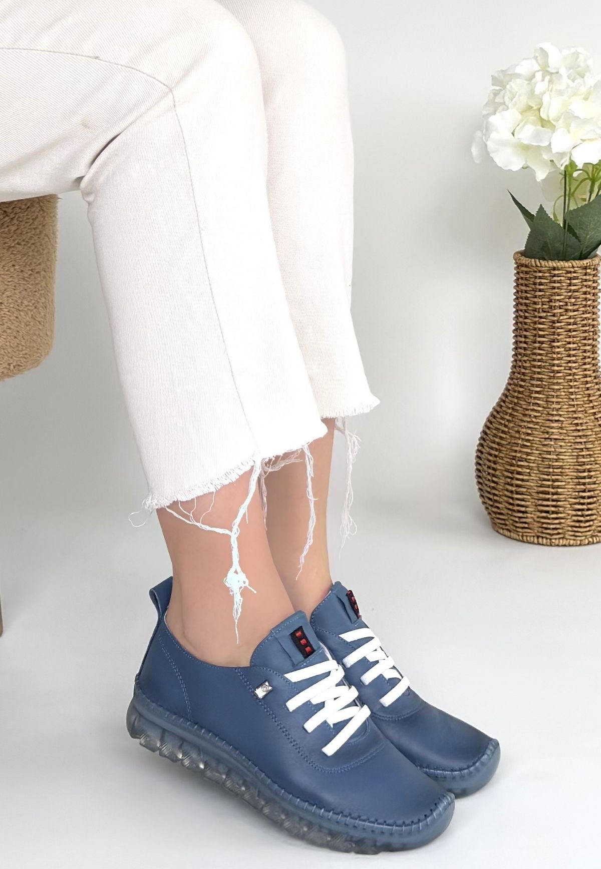 Jiten Kadın Mavi Hakiki Deri Bağcıklı Spor Ayakkabı