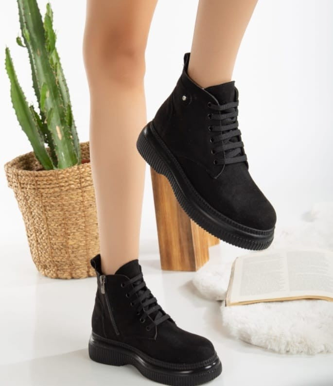 Jiva Kadın Siyah Süet Bağcıklı Bot